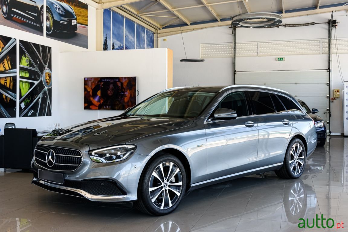 2021' Mercedes-Benz E-300 photo #1