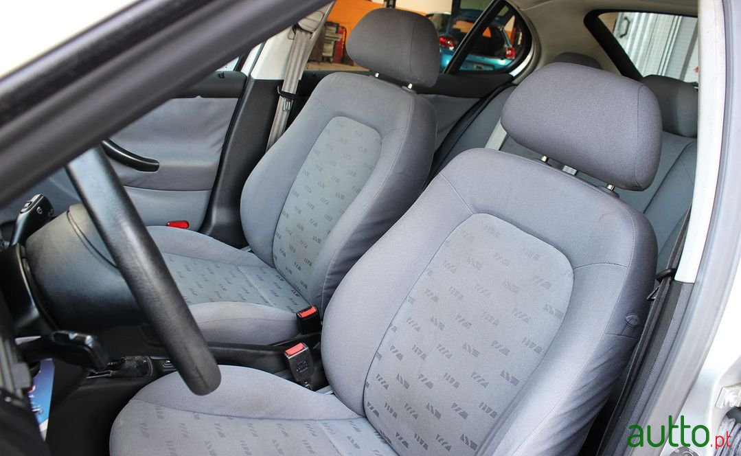 2000' SEAT Leon photo #4