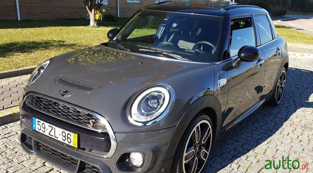 2015' MINI Cooper photo #2