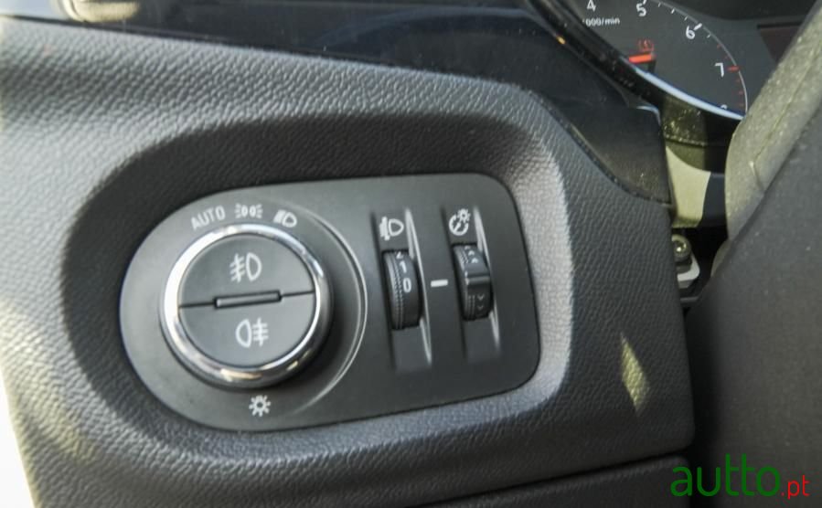 2021' Opel Corsa 1.2 Edition photo #5