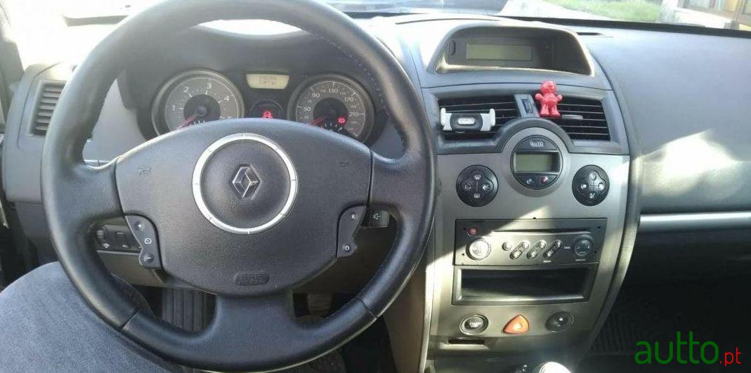 2007' Renault Megane Break photo #3