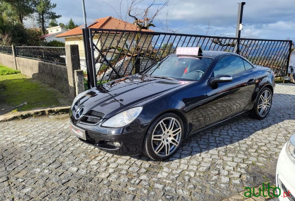 2005' Mercedes-Benz Slk-200 photo #2