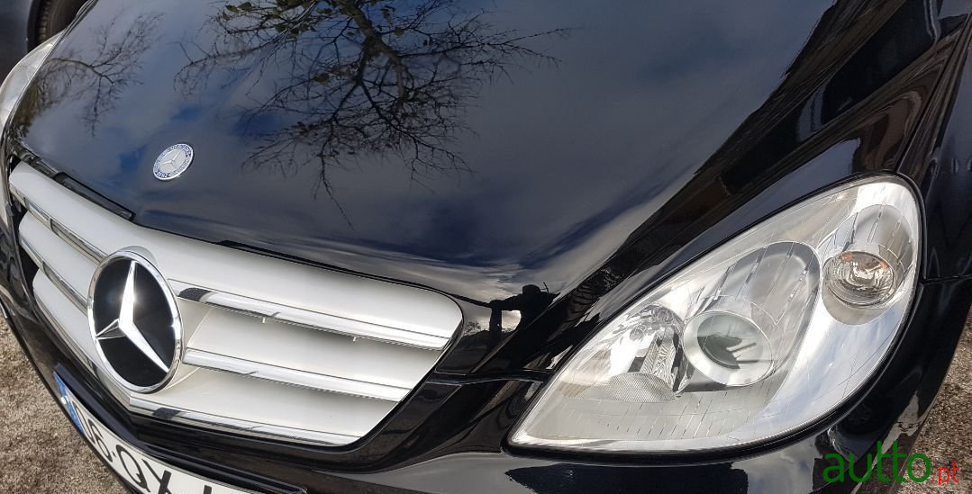 2010' Mercedes-Benz B-180 photo #1