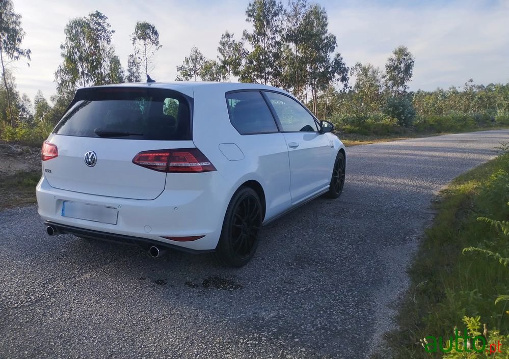 2013' Volkswagen Golf photo #5