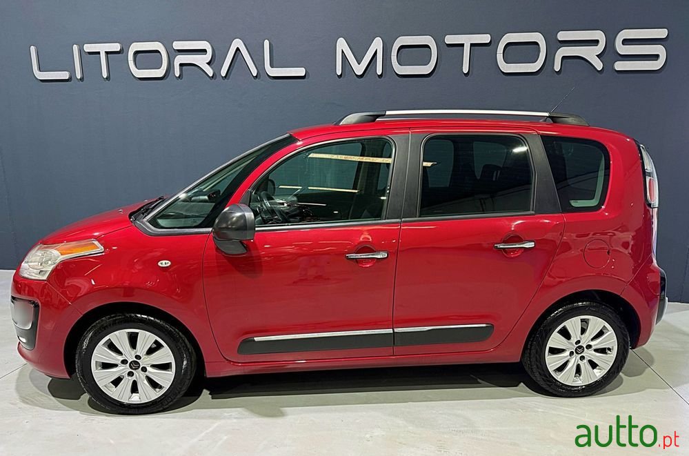 2016' Citroen C3 Picasso Puretech Exclusive photo #2