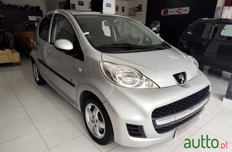 2011' Peugeot 107 photo #3