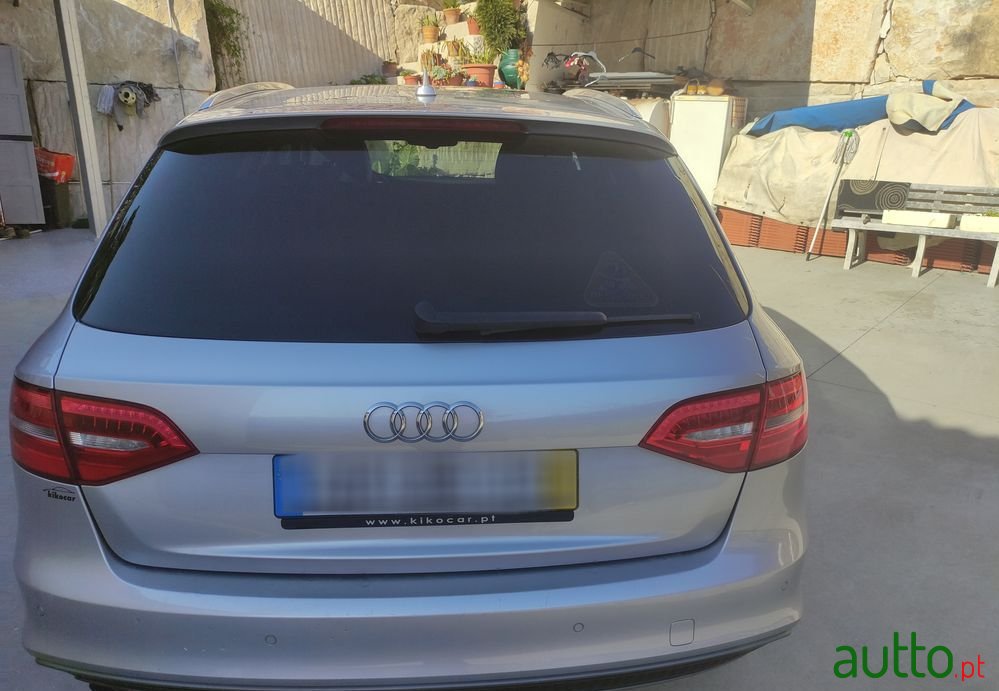 2014' Audi A4 Avant photo #2