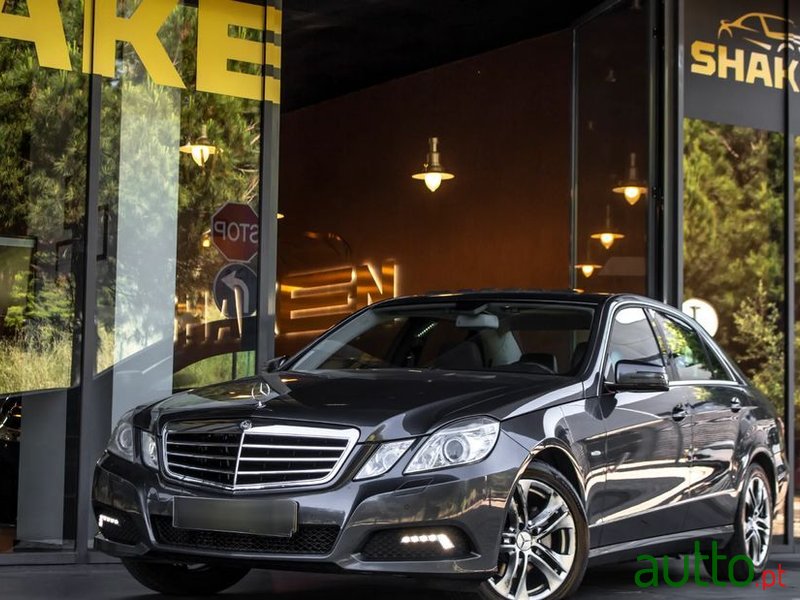 2009' Mercedes-Benz Classe E photo #1