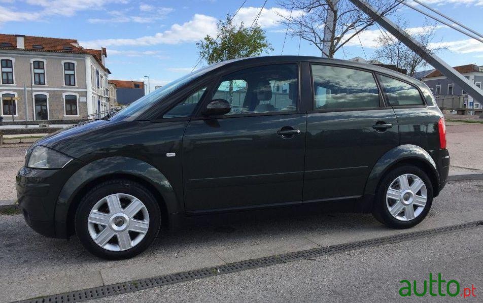 2002' Audi A2 photo #2