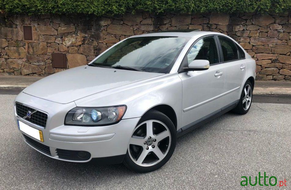 2005' Volvo S40 photo #1