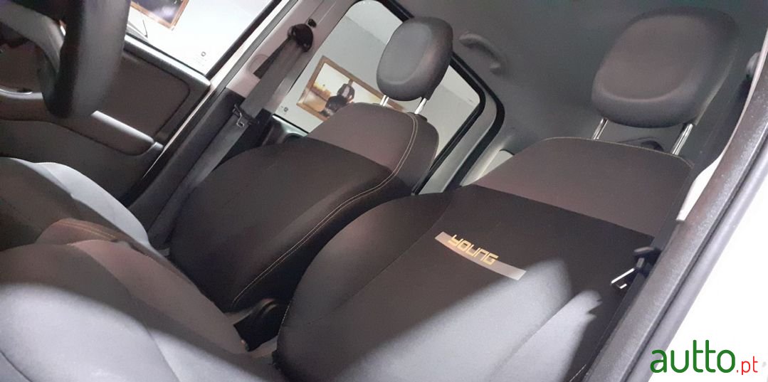 2014' Fiat Panda photo #5