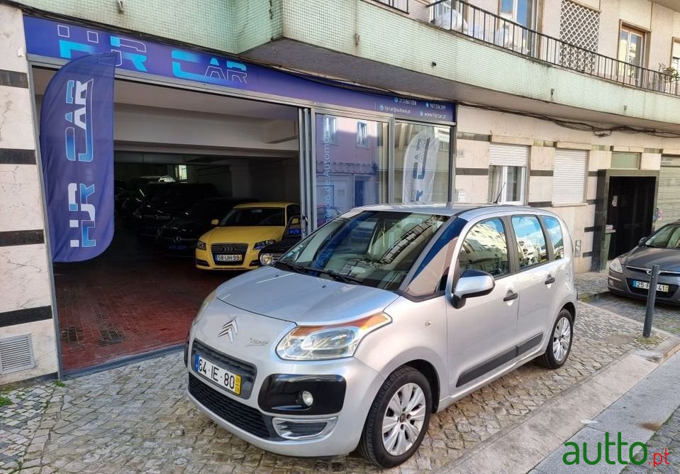 2009' Citroen C3 Picasso photo #2