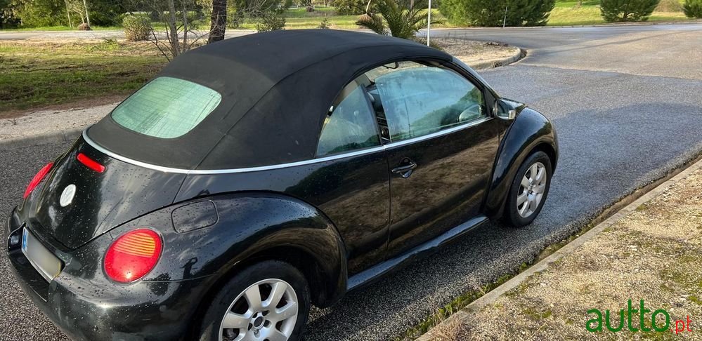 2004' Volkswagen New Beetle 1.6 photo #6