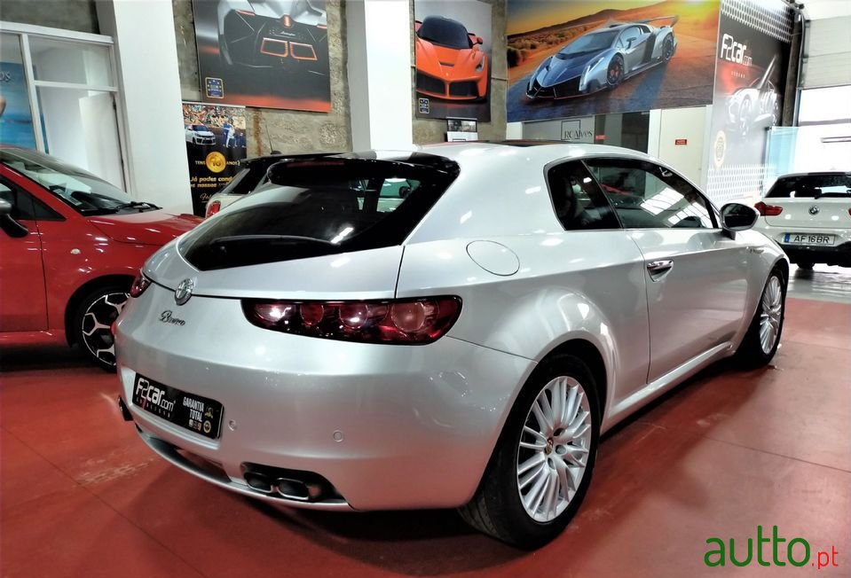2010' Alfa Romeo Brera photo #6