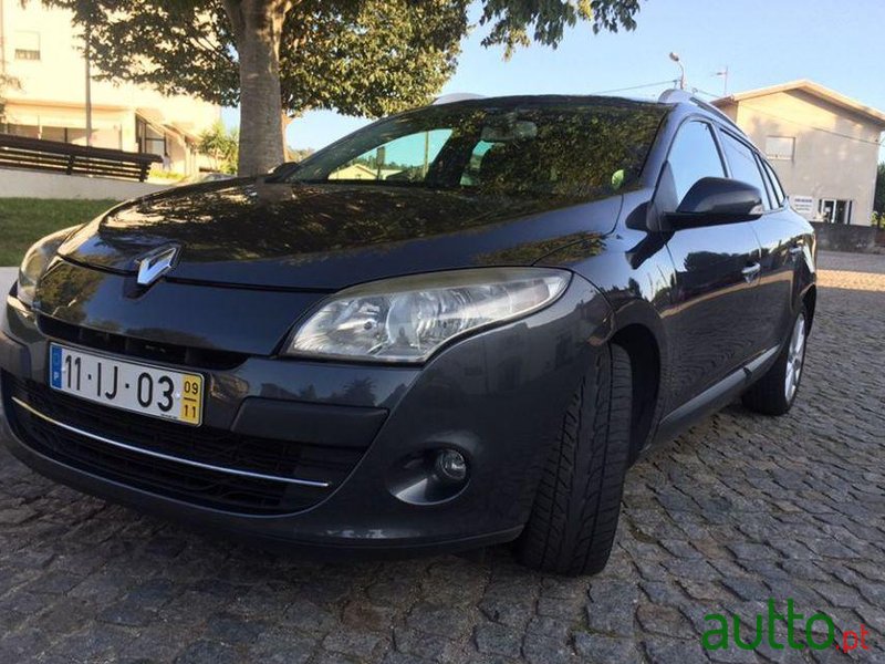 2009' Renault Megane Sport Tourer photo #1