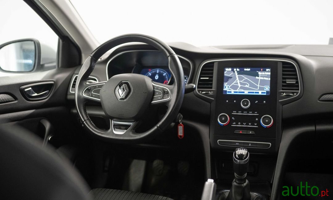 2018' Renault Megane Sport Tourer photo #4