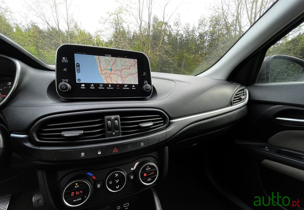 2018' Fiat Tipo Station Wagon photo #6