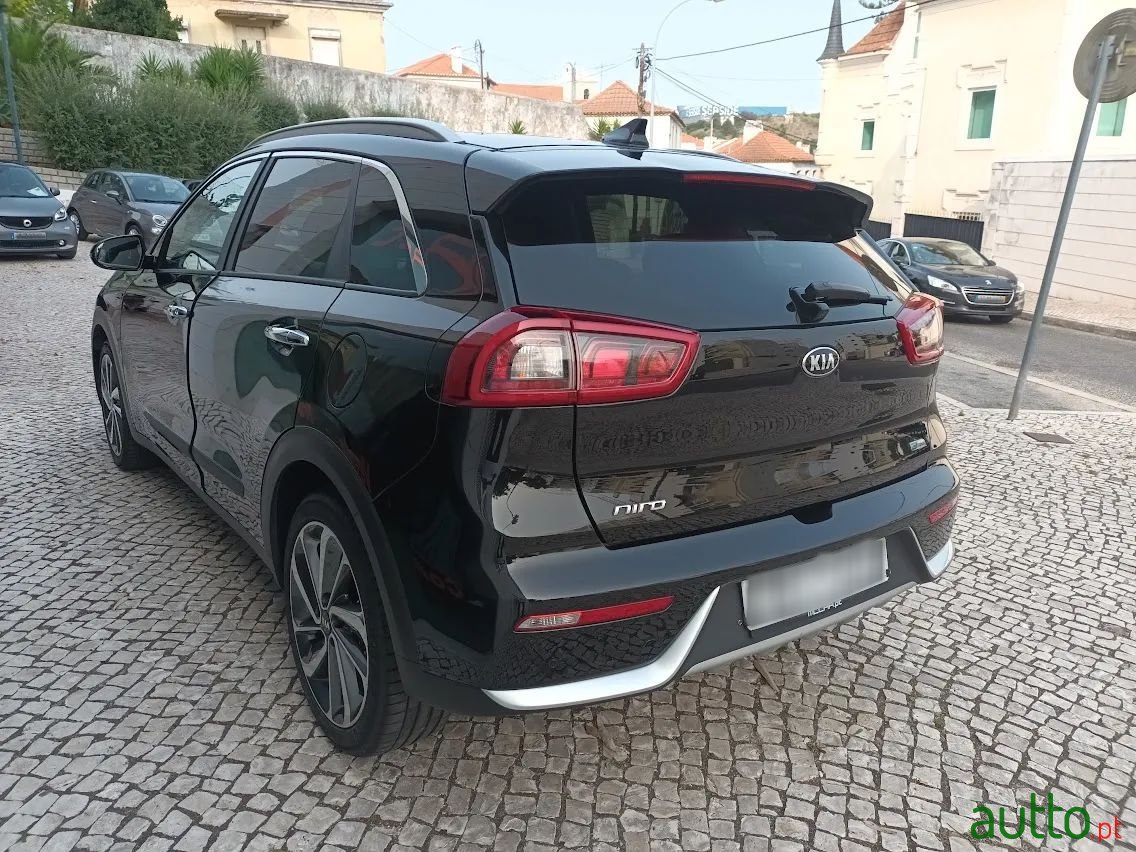 2019' Kia Niro photo #3