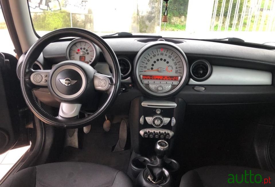 2010' MINI One photo #3