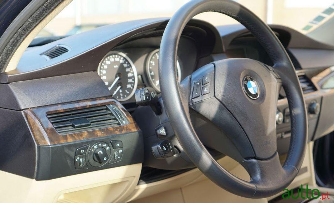 2003' BMW 520 520I (Gpl) photo #4