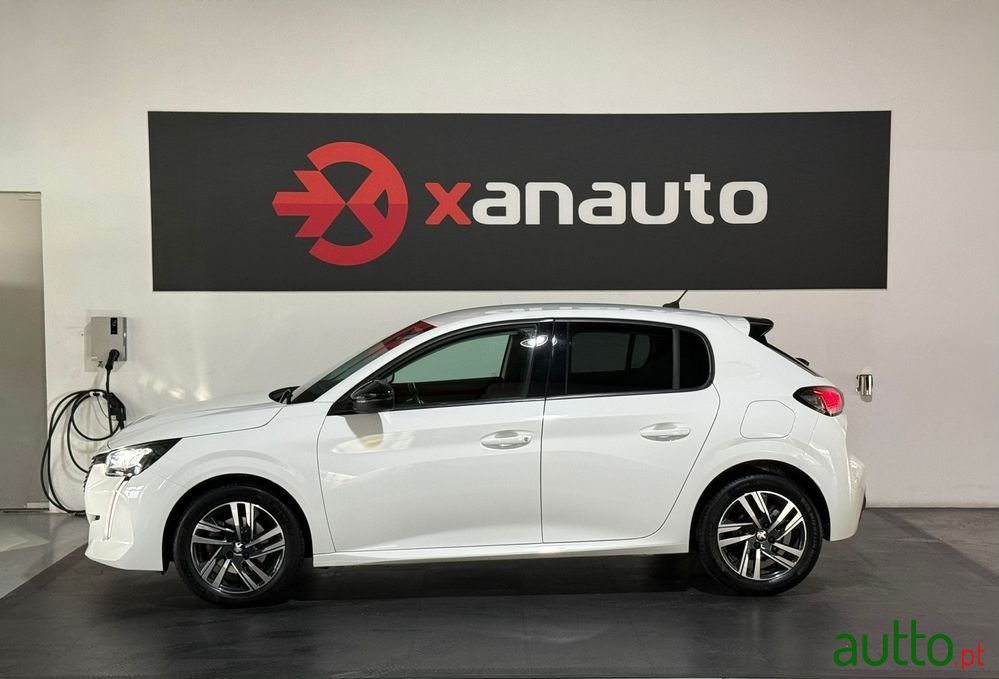 2022' Peugeot 208 photo #6