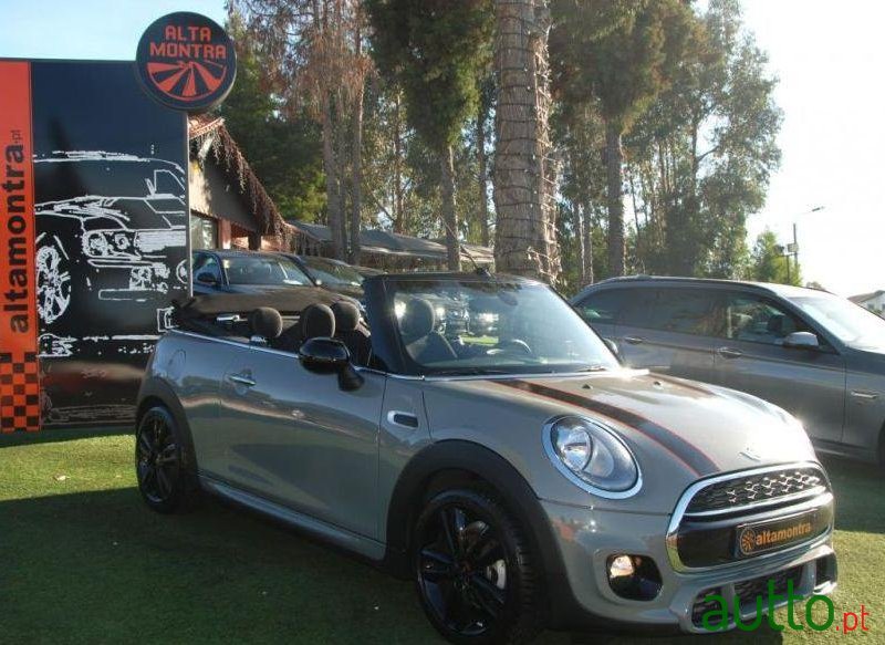 2016' MINI Cooper D photo #1