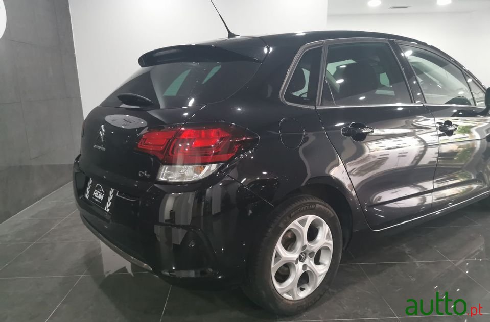 2017' Citroen C4 photo #3