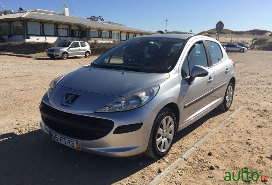 2008' Peugeot 207 1.4 Hdi Trendy photo #1