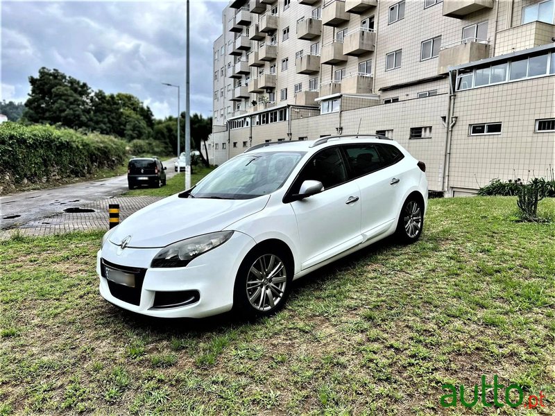 2010' Renault Megane Sport Tourer photo #1