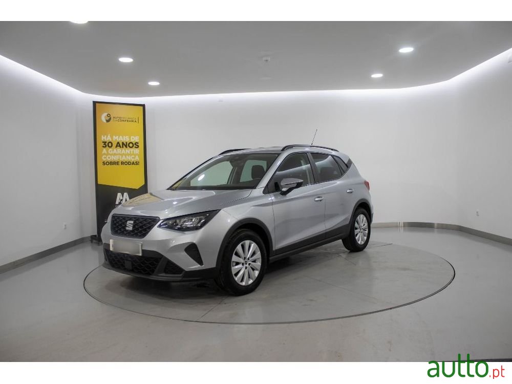 2023' SEAT Arona 1.0 Tsi Style photo #3