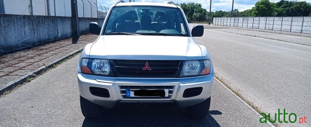 2000' Mitsubishi Pajero photo #5