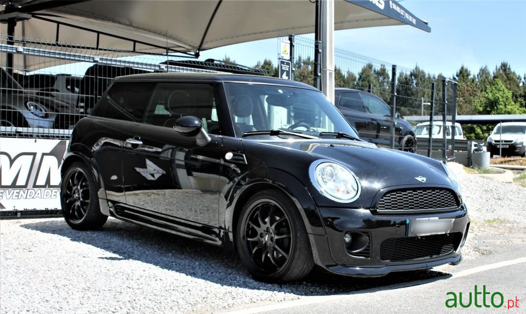2009' MINI Cooper D photo #1