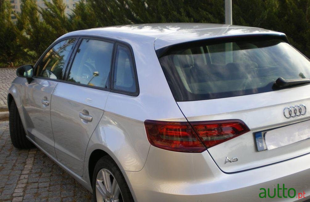 2013' Audi 1.6 TDi Advance photo #2