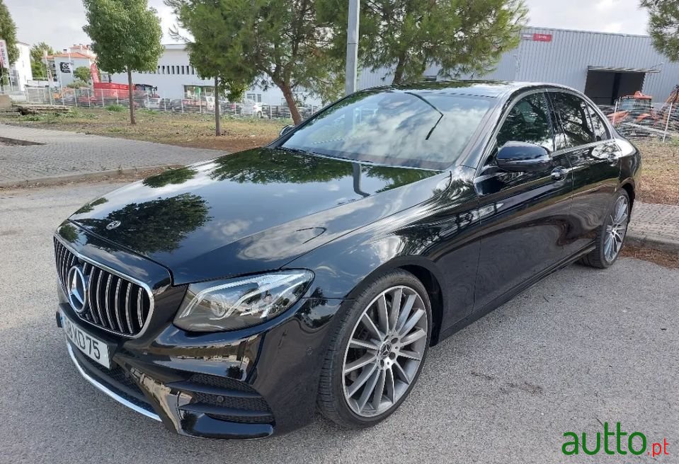 2019' Mercedes-Benz E-300 photo #1