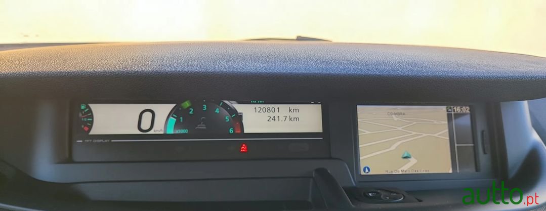 2011' Renault Grand Scenic photo #1