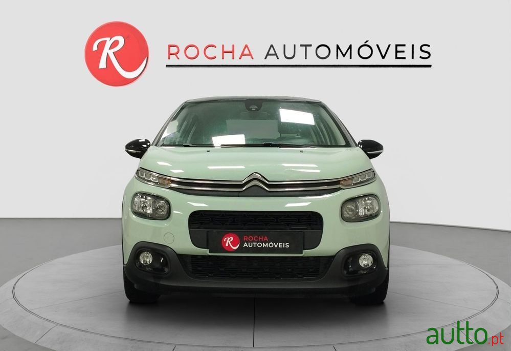 2019' Citroen C3 1.2 Puretech Shine photo #2