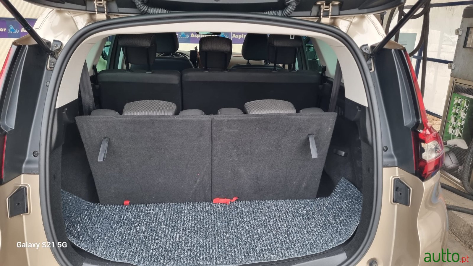 2020' Renault Scenic photo #2