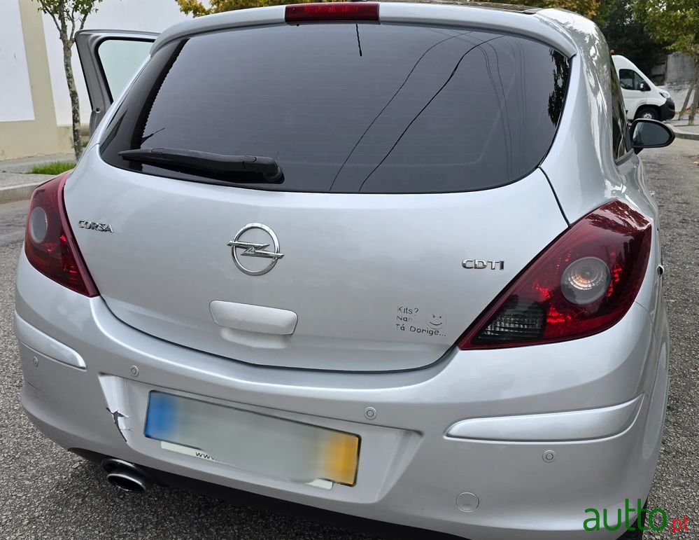 2011' Opel Corsa photo #5