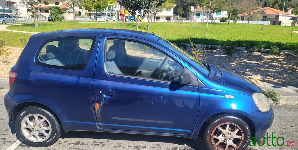 2002' Toyota Yaris 1.3 Sol Abs photo #2