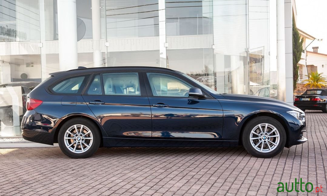 2017' BMW 318 photo #3