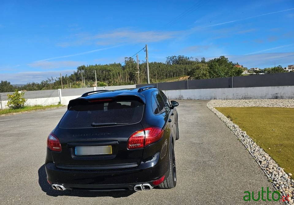 2012' Porsche Cayenne photo #3