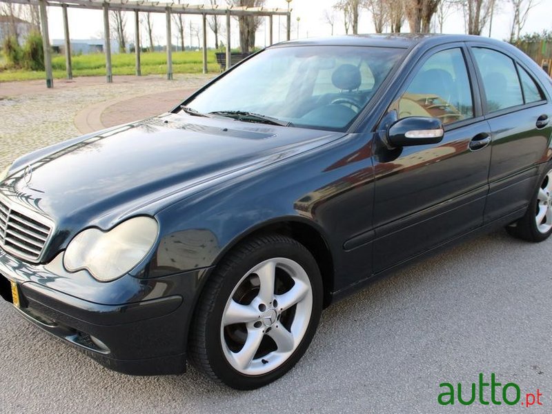 2002' Mercedes-Benz C 220 photo #1