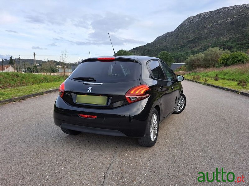 2017' Peugeot 208 photo #4