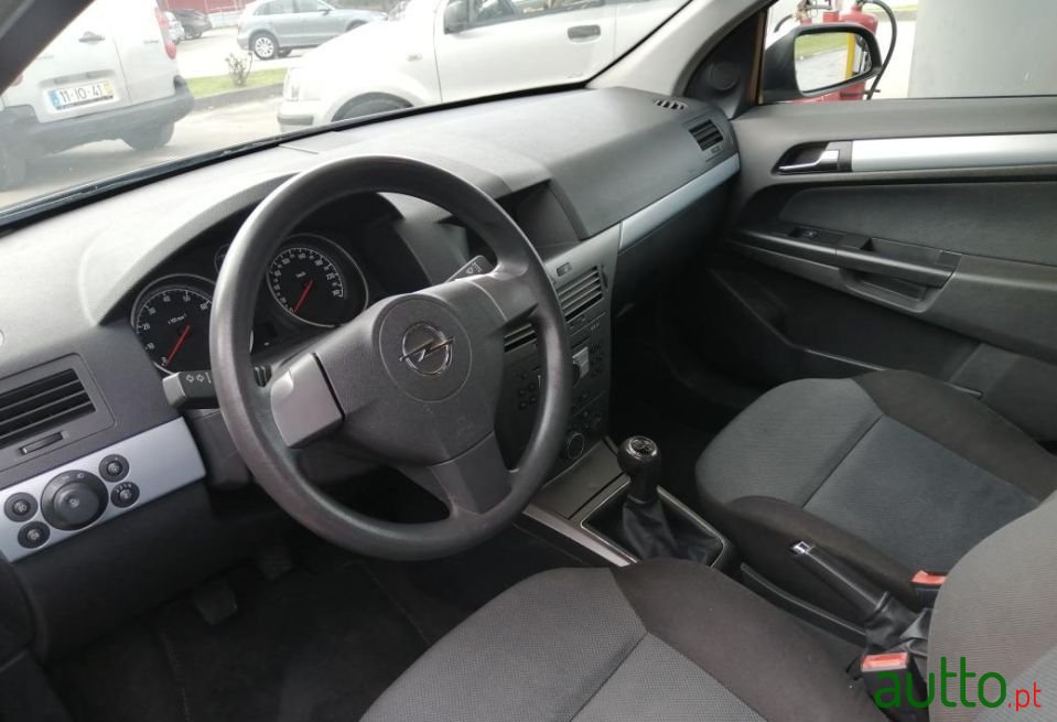 2004' Opel Astra photo #5