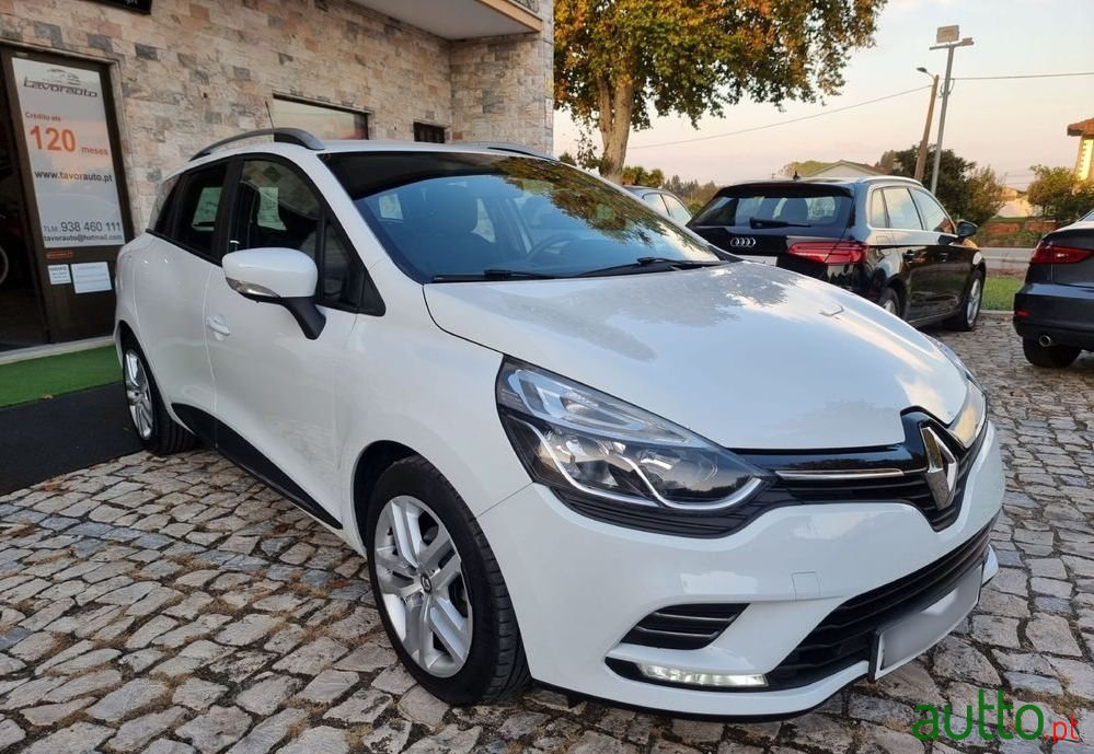 2018' Renault Clio Sport Tourer photo #2