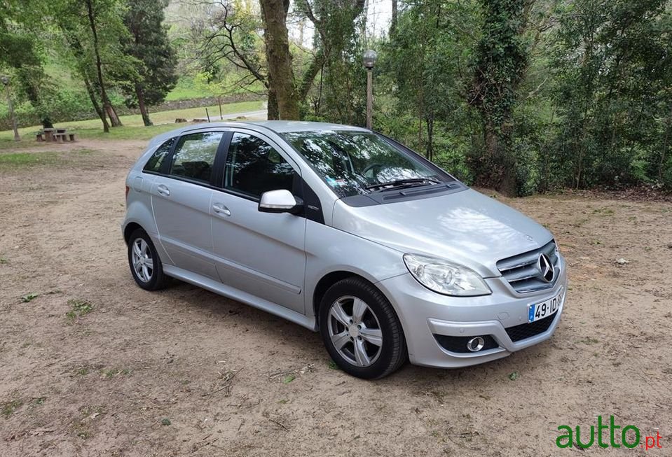 2009' Mercedes-Benz B-150 photo #1