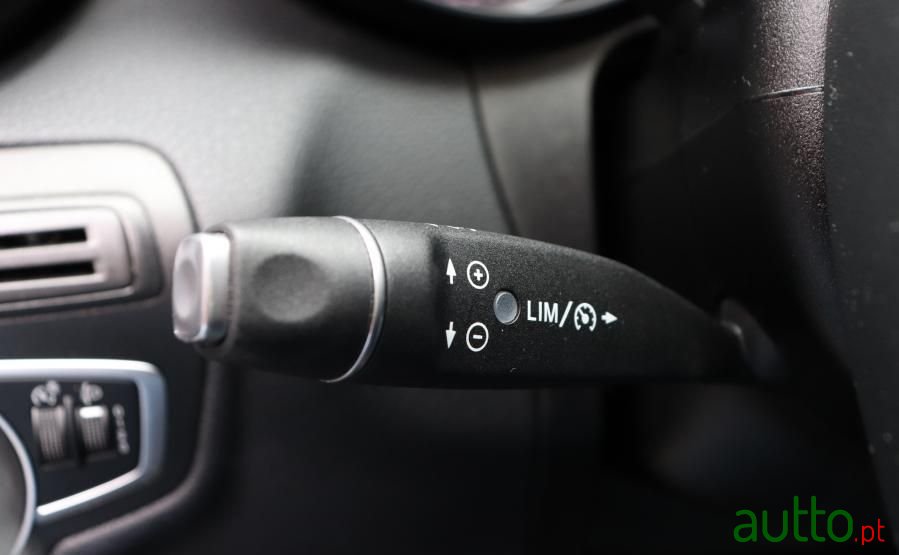 2017' Mercedes-Benz C-200 photo #5