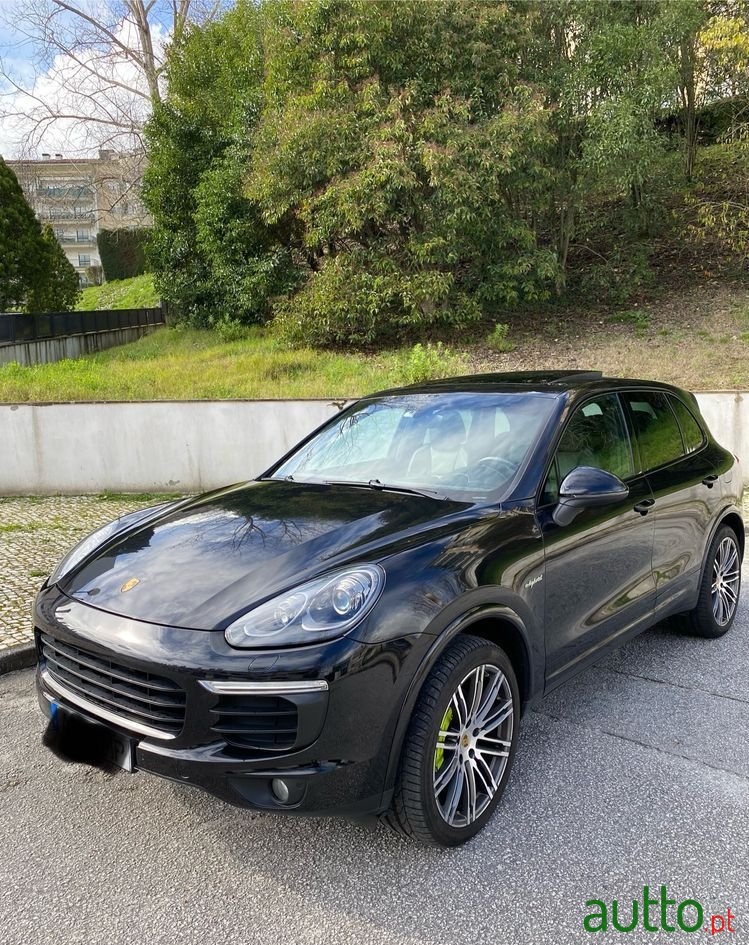 2016' Porsche Cayenne S E-Hybrid Platinum Edition photo #2