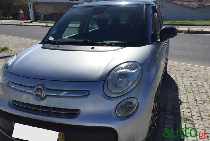 2015' Fiat 500L photo #3