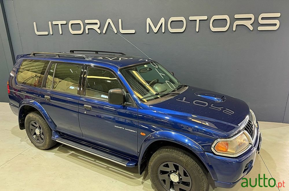 2002' Mitsubishi Pajero Sport photo #2